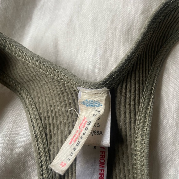 Free People Workout top - Picture 2 of 3